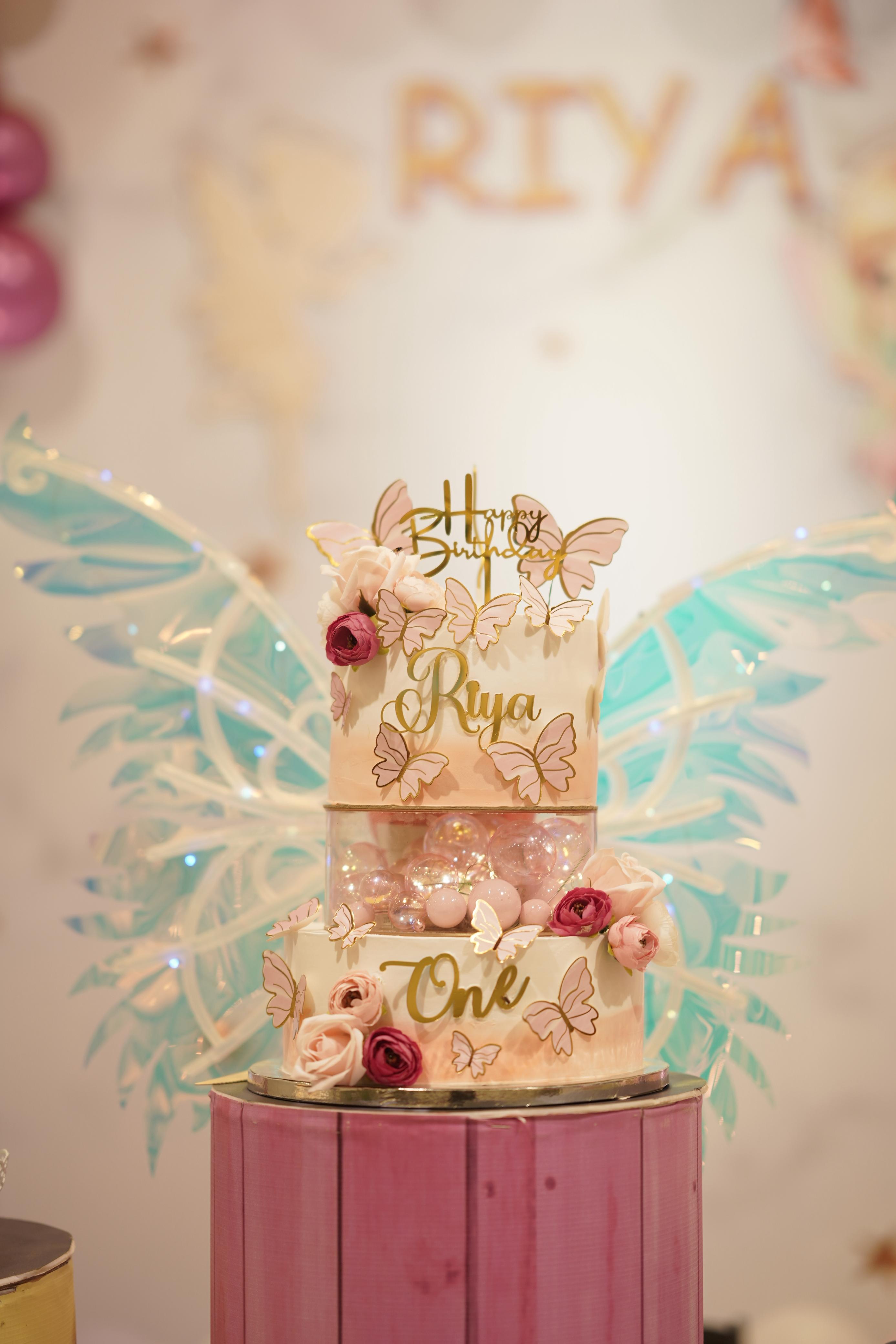 Elegant custom cake by Sri Bakes